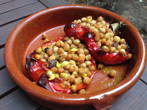 Pimientos rojos rellenos de garbanzos